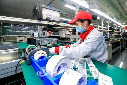 滿屏科技感丨一小時造出120臺電腦，揭秘“瀘州造”計算機的技術開發之路